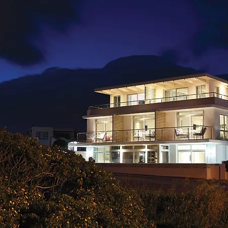 One Marine Drive Boutique Hotel & Spa By The Living Journey Collection-3
